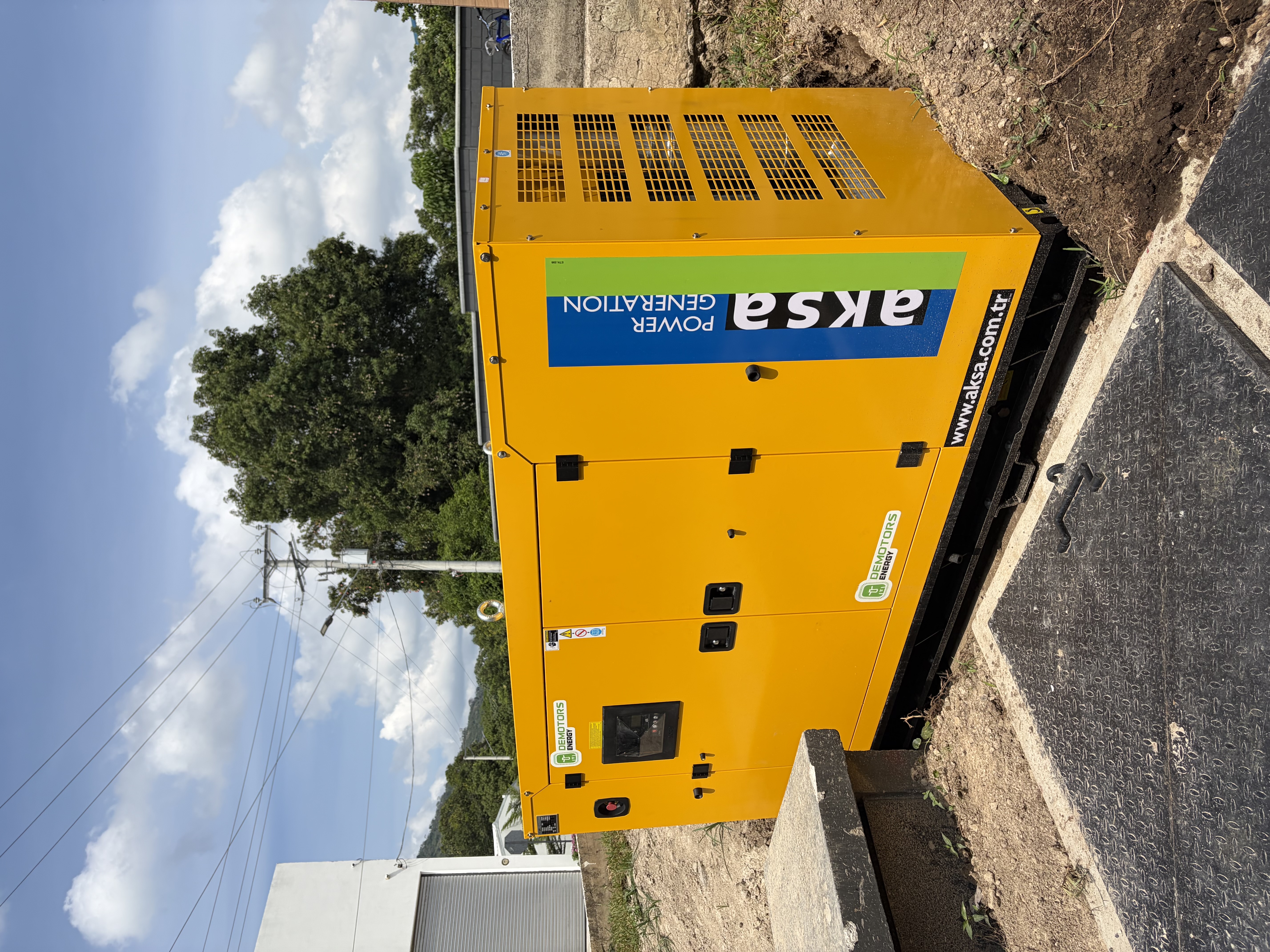 Generador AKSA instalado por DeMotors Energy en Nejapa, El Salvador